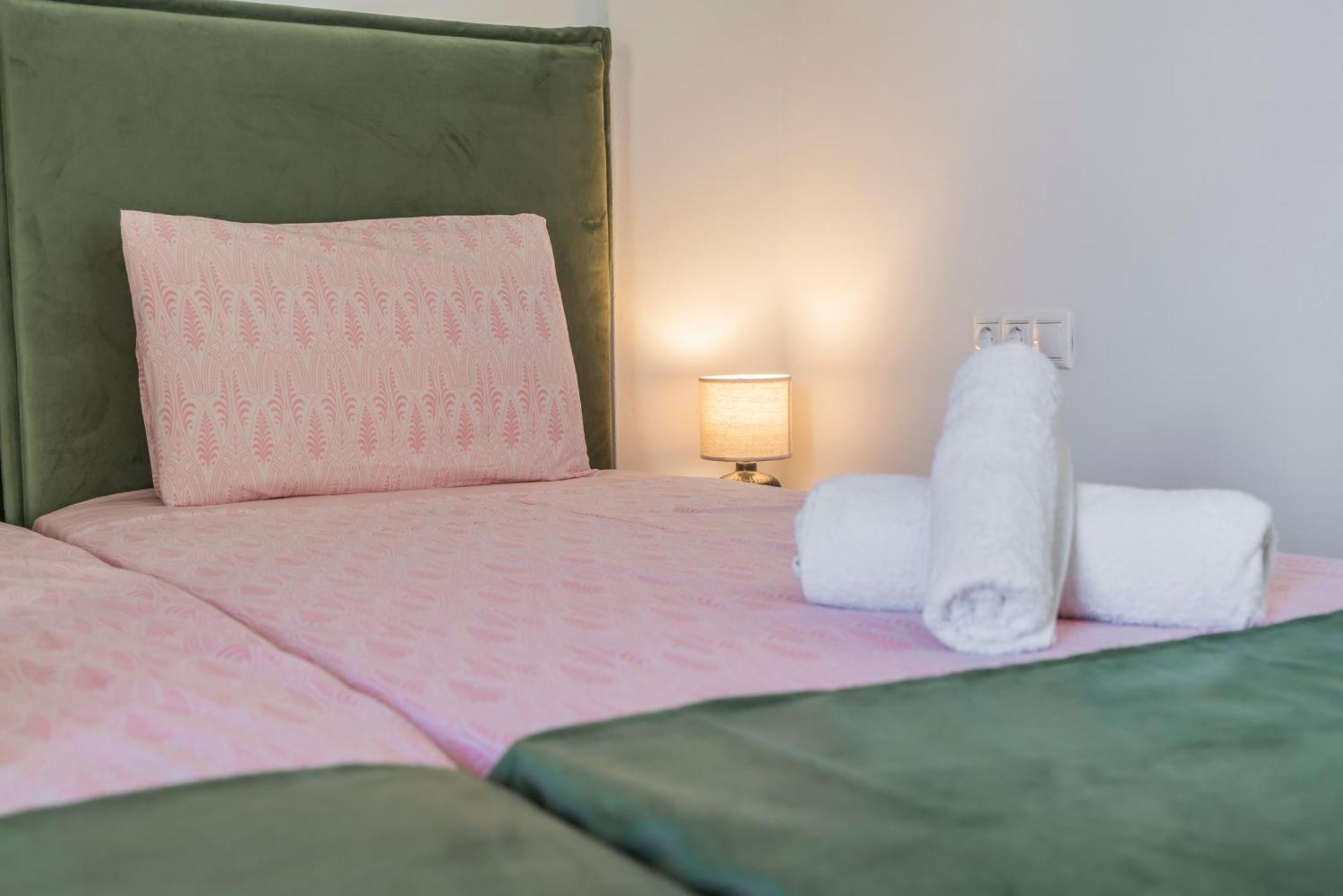 Neon 2Br Luxurious Central Apt Heraklion Exteriör bild