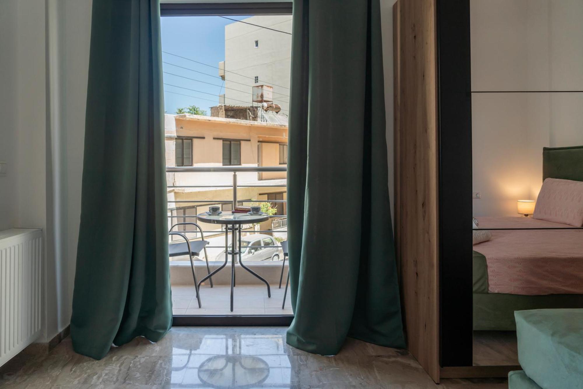 Neon 2Br Luxurious Central Apt Heraklion Exteriör bild